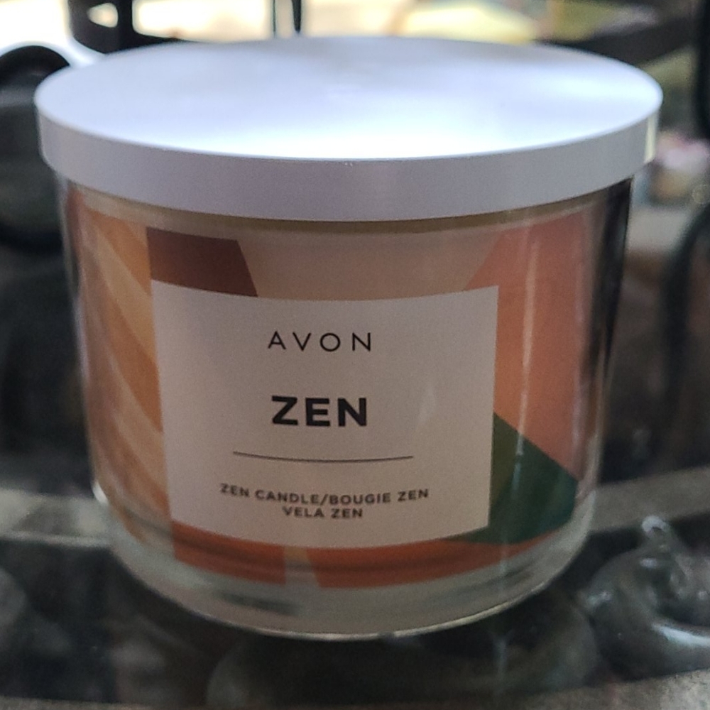 AVON ZEN CANDLE 11 OZ NEW